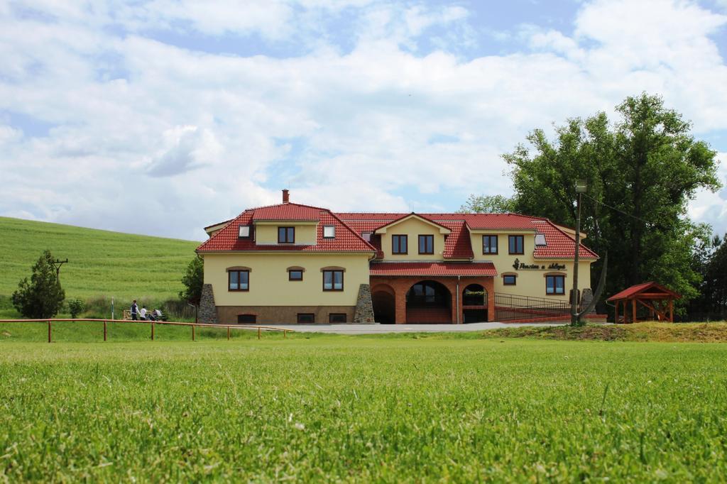 Penzion U Sklepu Hovorany Exterior foto